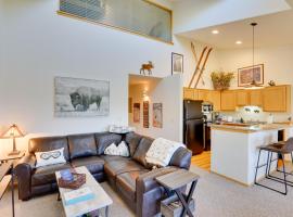 10 Mi to Keystone Slopes: Mtn-View Condo!，位于西尔弗索恩的酒店