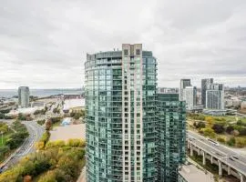 Modern Suites Near CN Tower & Waterfront
