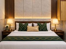 Hotel Premium Residency Vrindavan By RK properties，位于范兰德凡的酒店