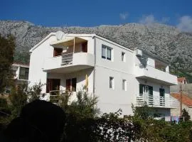 Apartments Vrtina