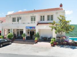 Hotel Villa Matić，位于内乌姆的酒店