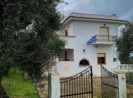 TheVVstory ,, Lovely Home Stay - Close to town and Nature