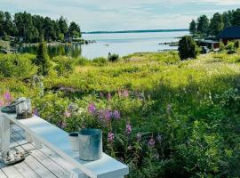 Archipelago Home With Guest House Near Skärså，位于瑟德港的酒店