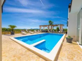 Villa Unika heated 40m2 Pool, Hot Tub, Sauna