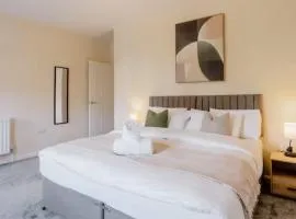 Spacious 3 Bed in Letchworth by ARP HOMES, Ideal for contractors and Long Term Stays, Sleeps 6