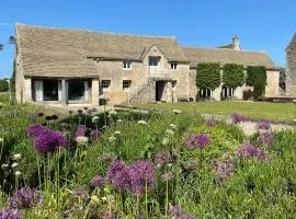 Stunning 6 Bedroom Riverside Barn Cotswold Mill