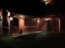Casa Shaullo-Chalets，位于Los Baños del Inca的酒店