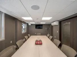 Coast Calgary Downtown Hotel & Suites by APA