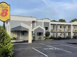 贝尔维尔速8酒店