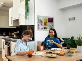 Destiny Student - Moonraker