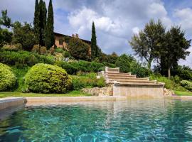 Wild Agriturismo Podere della Bruciata，位于丘西的酒店