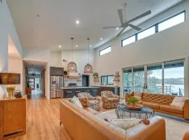 Waterfront Getaway on Lake Buchanan w/ Fire Pit!