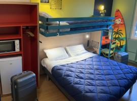 Premiere Classe Lyon Nord Dardilly，位于达迪利的酒店