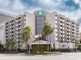 洛杉矶国际机场北使馆套房酒店