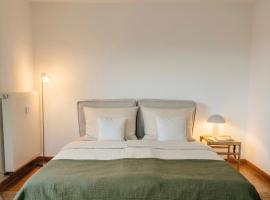 Modernes Studio mit Balkon & Seeblick am Biggesee，位于奥尔珀的酒店