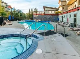 Renovated 2BR, Heated Pool, 3 Hot Tubs, Pets ok!