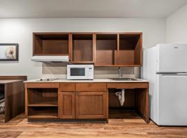 WoodSpring Suites Orlando East UCF，位于奥兰多的酒店