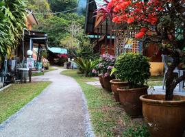 Cheers Garden Chalet，位于Kampung Tekek的酒店