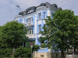 Family Hotel Belle Epoque Beach，位于瓦尔纳的酒店