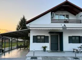 Eunoia Homestay & BnB - Loutra Pozar, Aridaia