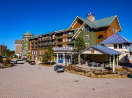 HH207 Ski-inSki-out Condo Hot Tub Sleeps 4,位于斯诺肖的酒店