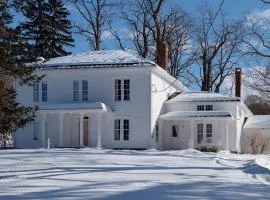 Grand 5BR Estate Retreat w/ Pool & Tennis Court