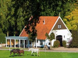 Chalet in Overijssel with Spacious Terrace，位于奥特马瑟姆的酒店