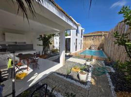 Citrus Oasis Resort - Cebu，位于Naga的酒店