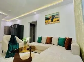 Appartement 2 chambres avec Balcon Wi-Fi Gardien à Cocody Riviera Golf, Abidjan