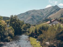 Hôtel Arcé - Piscine , Padel, Cheminée，位于圣艾蒂安德拜戈里的酒店
