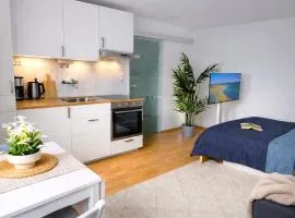 Quiet & Modern Studio near Tram & River Lech