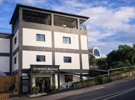 Crown Royale Hotel & Lounge，位于维拉港的酒店