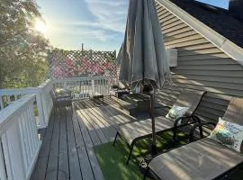 Serene Retreat near JFK Private Balcony, Yard, and Pool Access