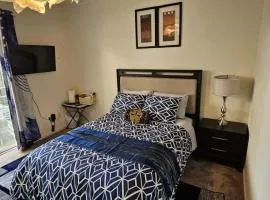 Single Room in Townhouse