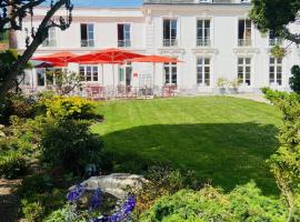 Logis Hôtel & Restaurant Chateau de la Marjolaine，位于马恩河畔埃索姆的酒店