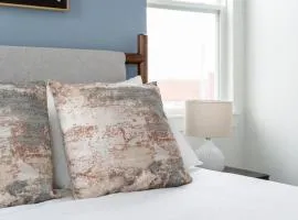 Landing Chic 2BD in Lees Summit