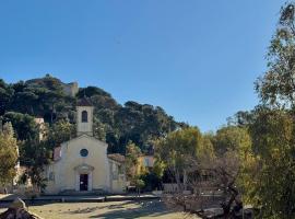 L'Arche de Porquerolles，位于波克罗勒岛的酒店