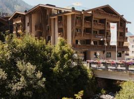 Hotel COSMEA - Your Dolomites & Honeymoon experience，位于奥蒂塞伊的酒店