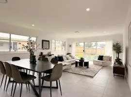 Moss vale Stylish 5B3B Home in Southern Highlands