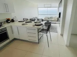Oceanic Scenery Seaside Apartment in Ballito