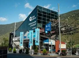 Hotel NIU a 50 m del Funicamp