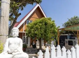 Casa Feia Hostel