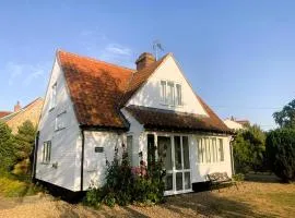 3 Bed in Wighton oc-kt085