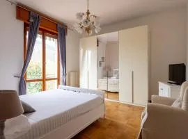 6 guests Villa Apartment Near Cinque Terre in nature Balcony Valley View Shared pool Hiking trails