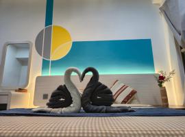 K Avenue Designer Studios by MLH Luxury Suites，位于东贡岸的酒店