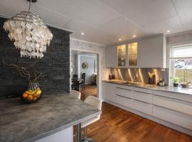 Furuflaten house - Daltind view，位于Furuflata的酒店