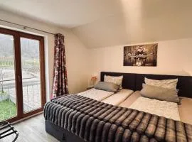 Sonnenruhe - stilvolle Ferienwohnung bei Radolfzell am Bodensee mit Balkon & Parkplatz