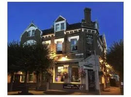 Forest Gate Hotel - Free Parking limited spaces