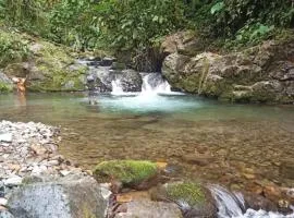 La Granja del Abuelo cabañas con jacuzzi en medio de la naturaleza
