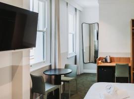 Royal Hotel Orange，位于奥兰治的酒店